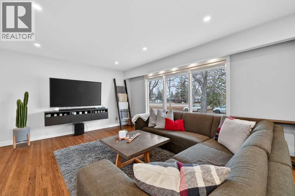 8027 ELBOW DRIVE SOUTHWEST Image 3