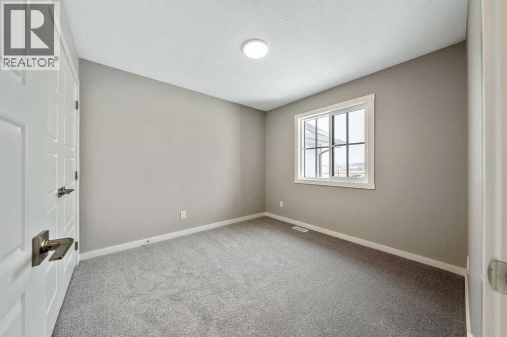 370 HERITAGE BOULEVARD Image 17