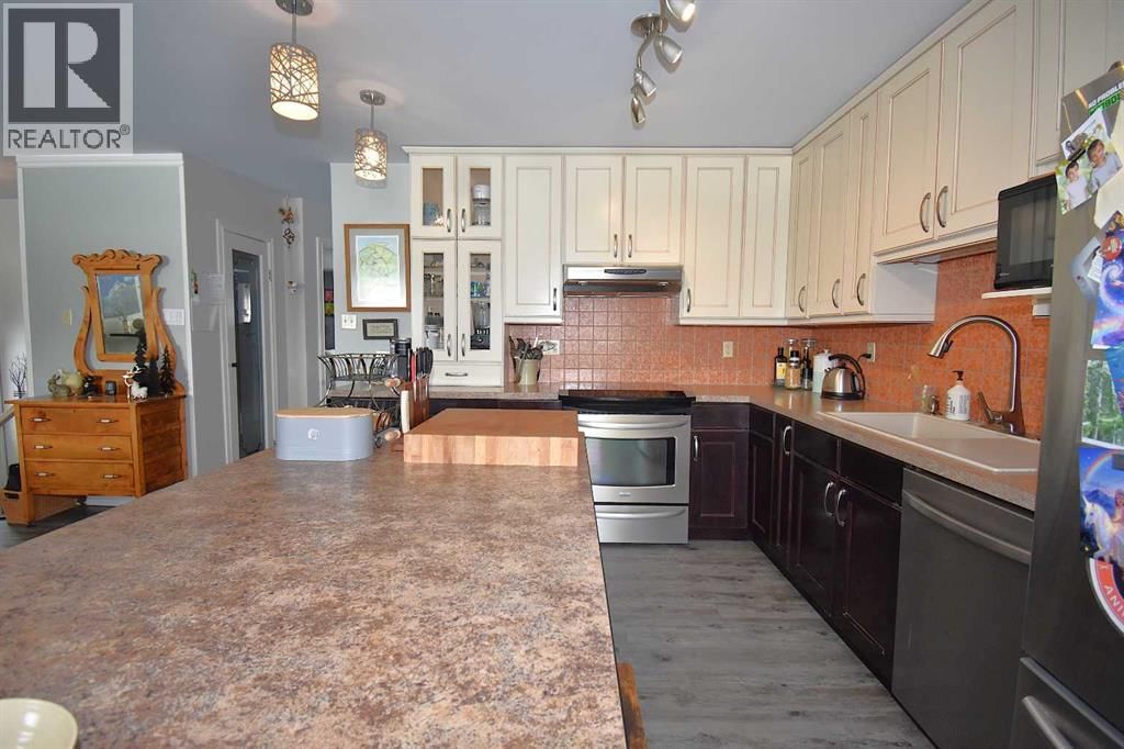 103 LAUREL SQUARE Image 11