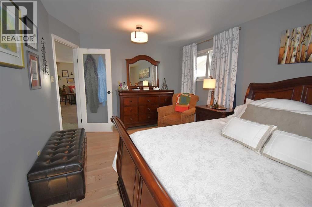 103 LAUREL SQUARE Image 19