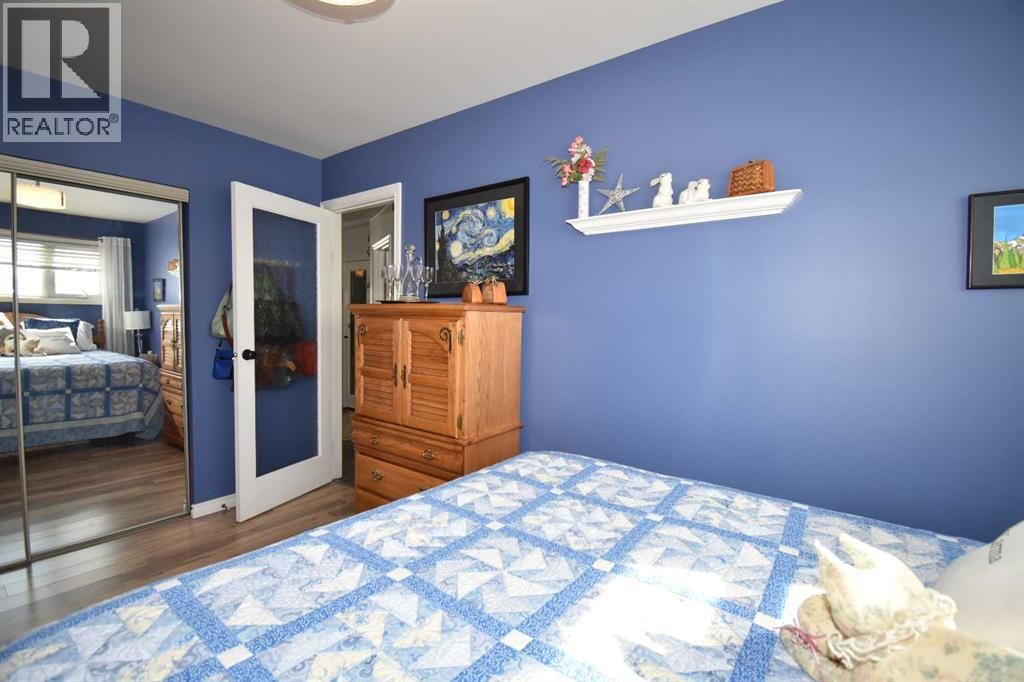 103 LAUREL SQUARE Image 24