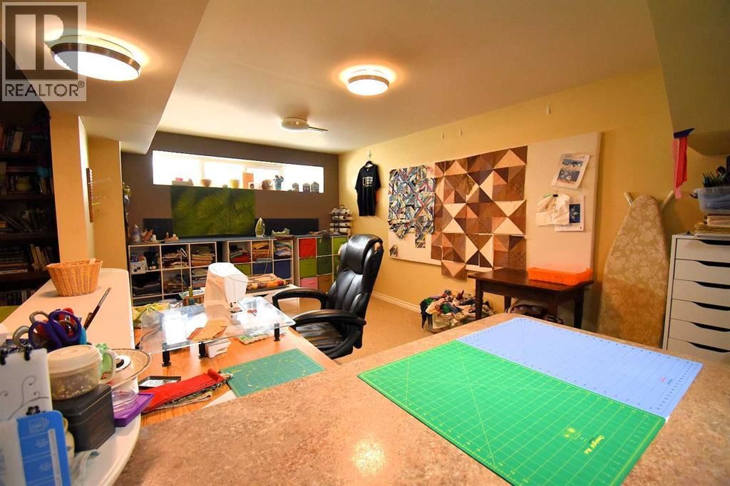 103 LAUREL SQUARE Image 29