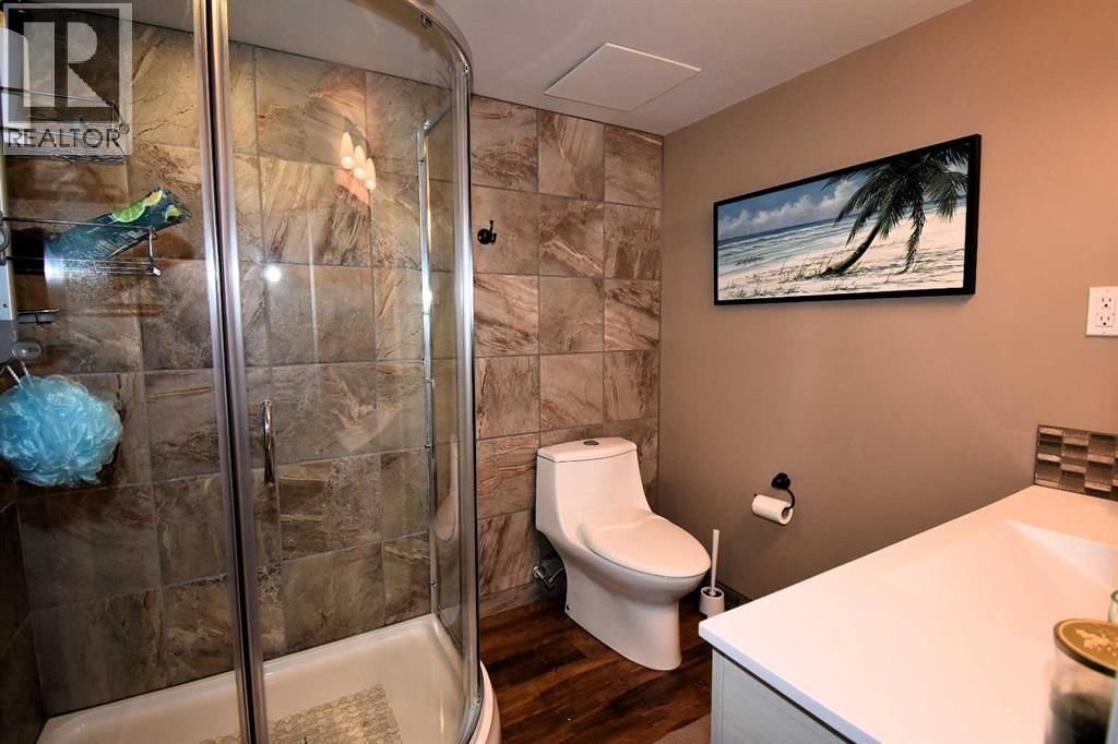 103 LAUREL SQUARE Image 30