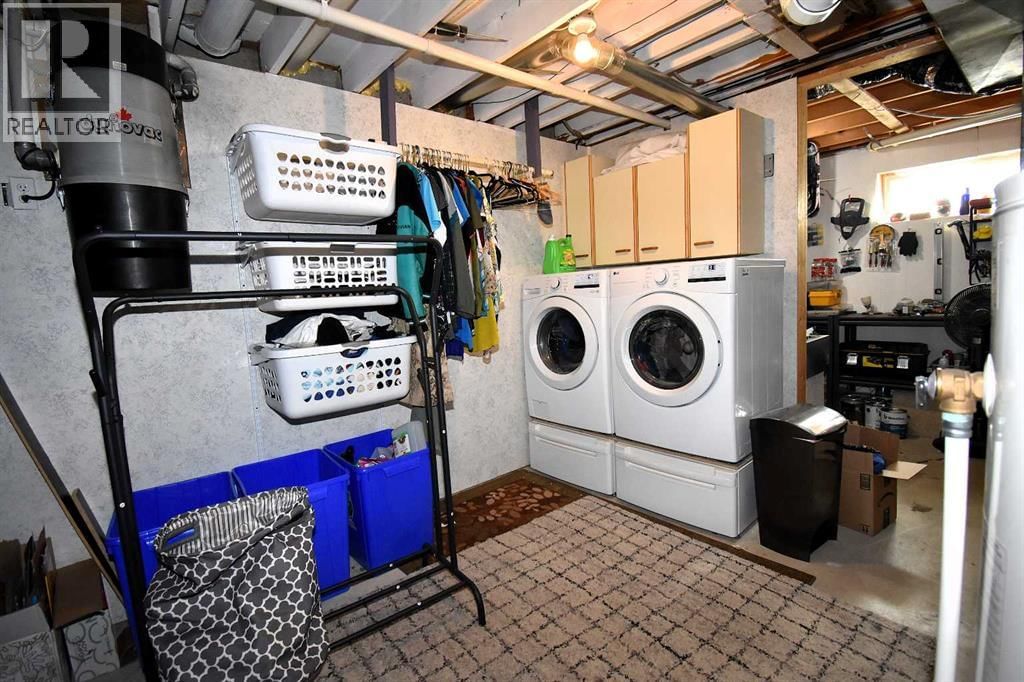 103 LAUREL SQUARE Image 33