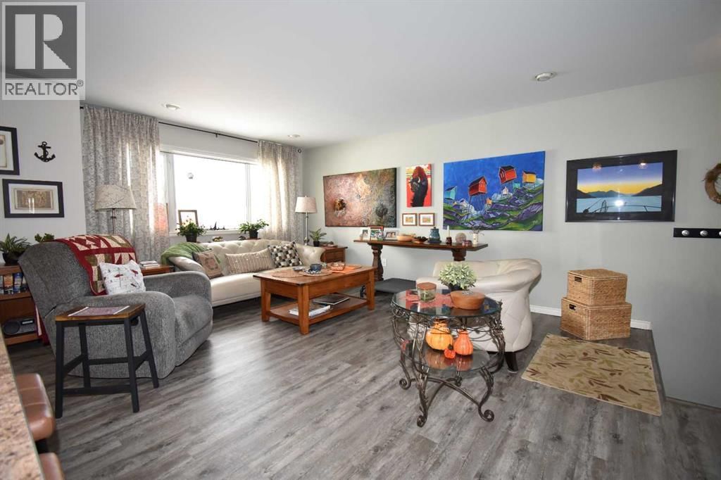 103 LAUREL SQUARE Image 5