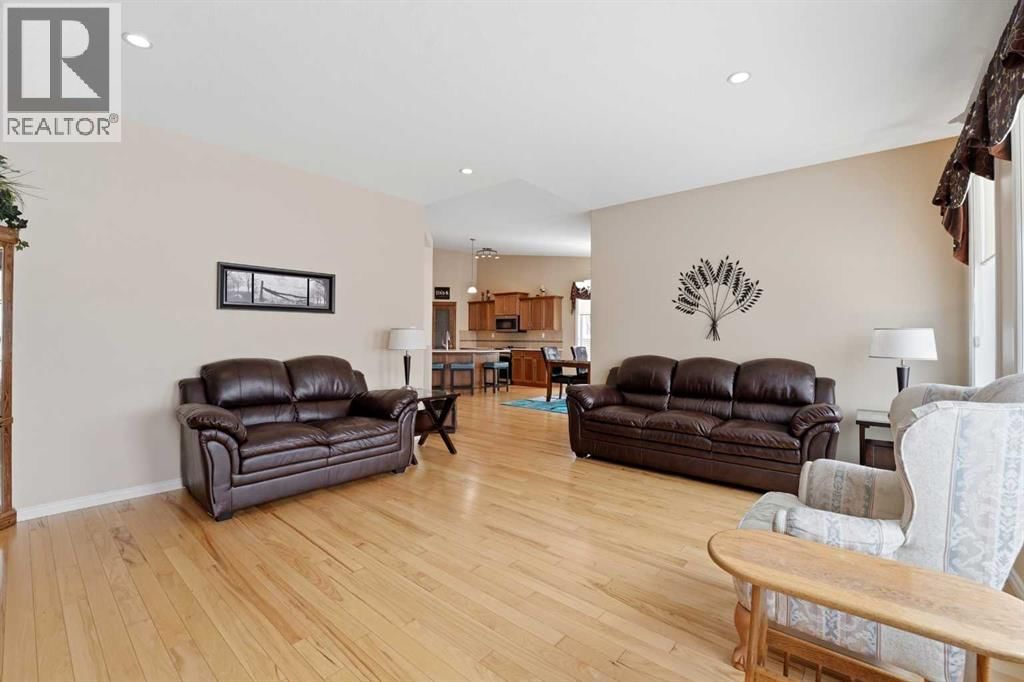 122 SUTHERLAND CLOSE Image 18