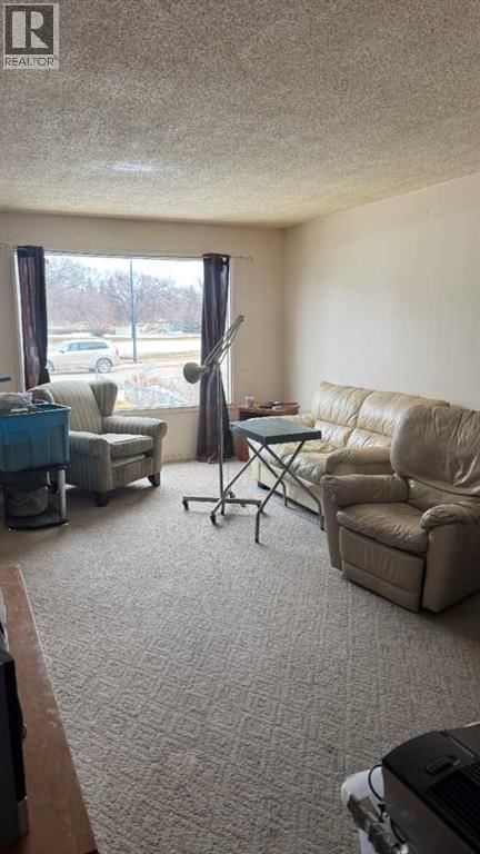 5520 60 AVENUE Image 4