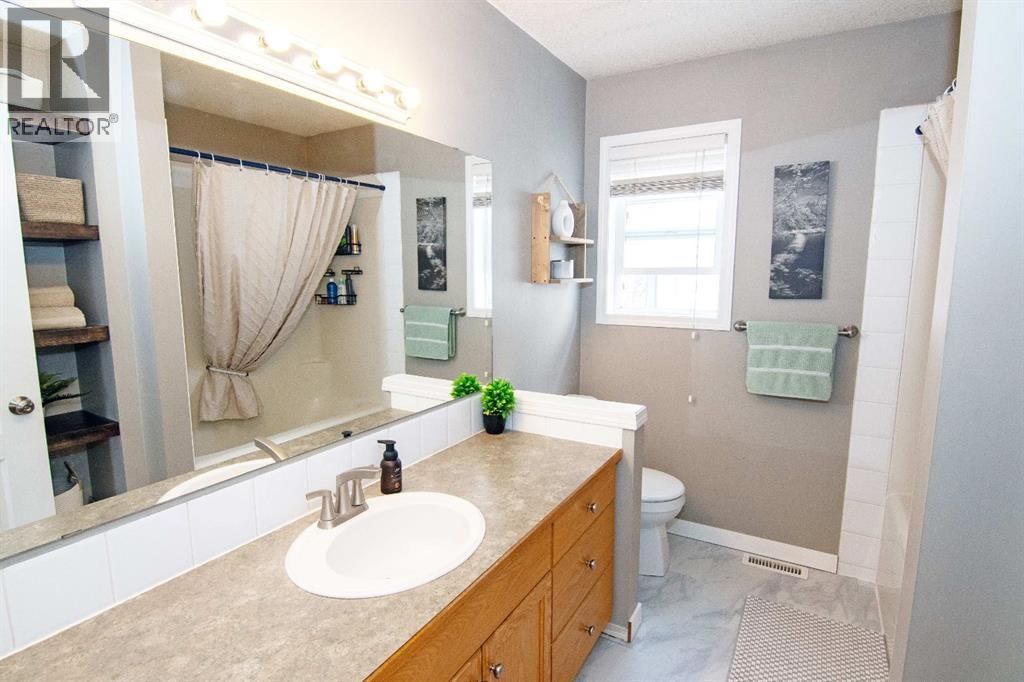 404 18 STREET SOUTHEAST Image 17