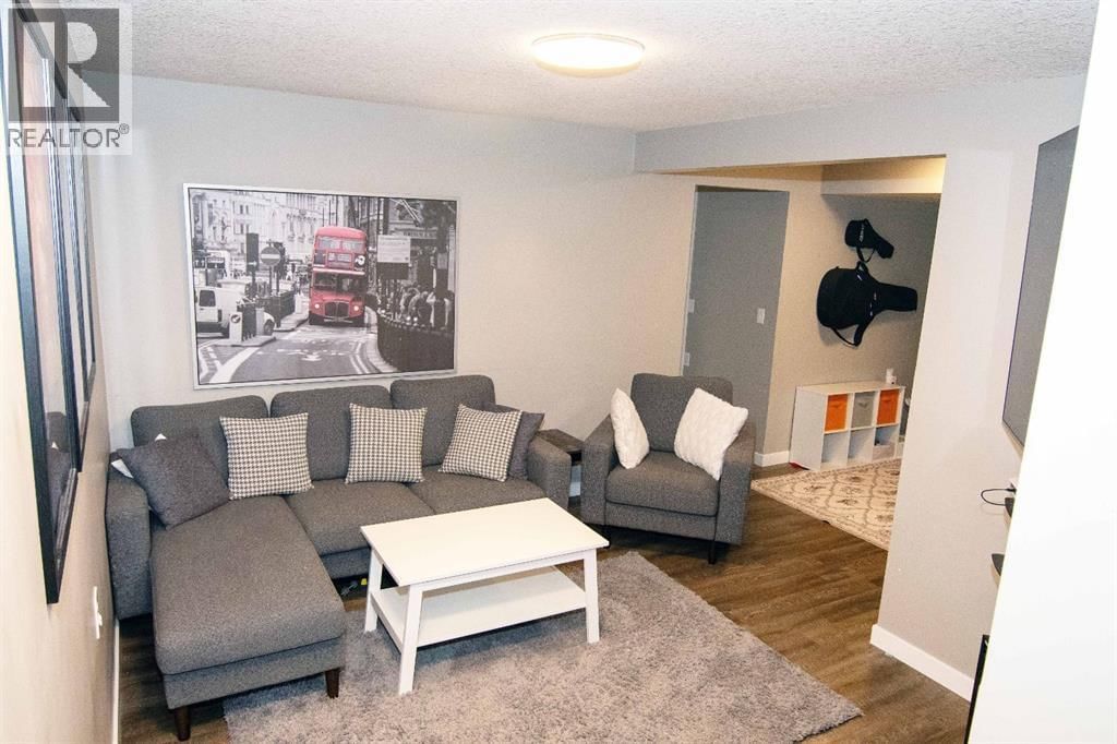 404 18 STREET SOUTHEAST Image 22