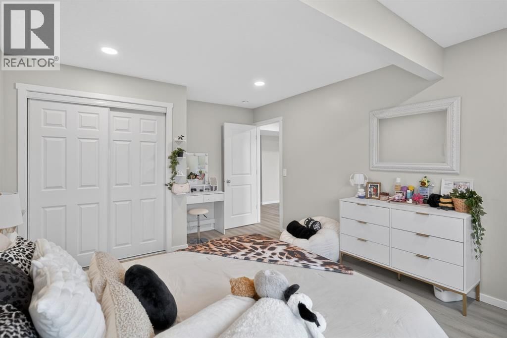 37 KINGSBURY CLOSE SOUTHEAST Image 44