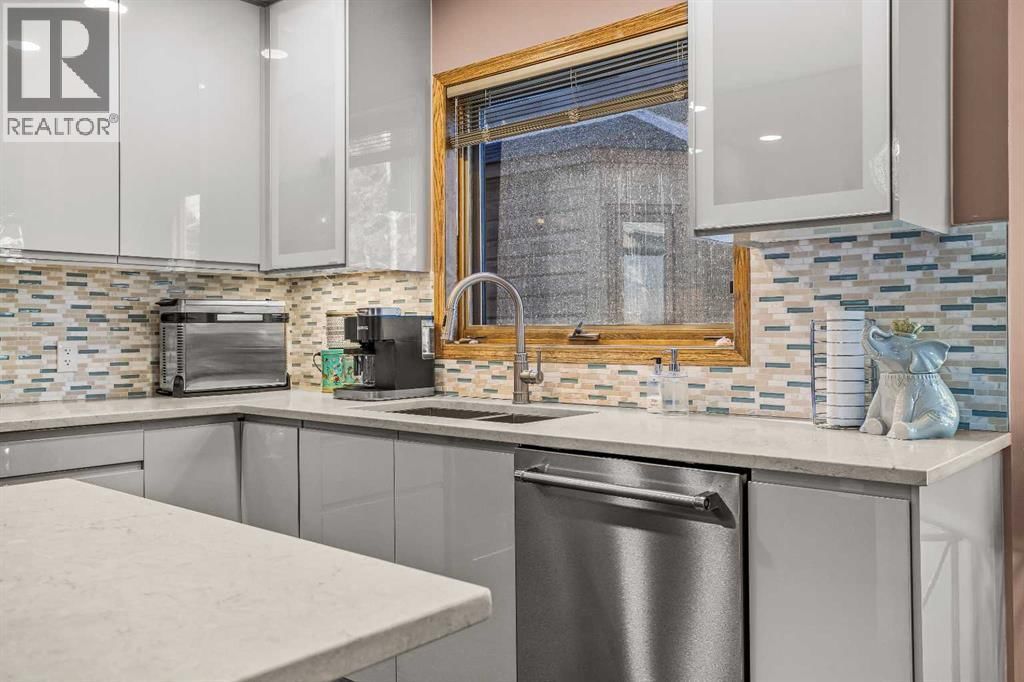 349 OTTER STREET Image 7