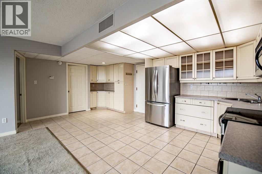 4902 37 STREET Image 6