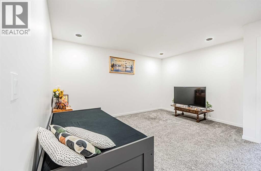 66 HOMESTEAD PARK NORTHEAST Image 19