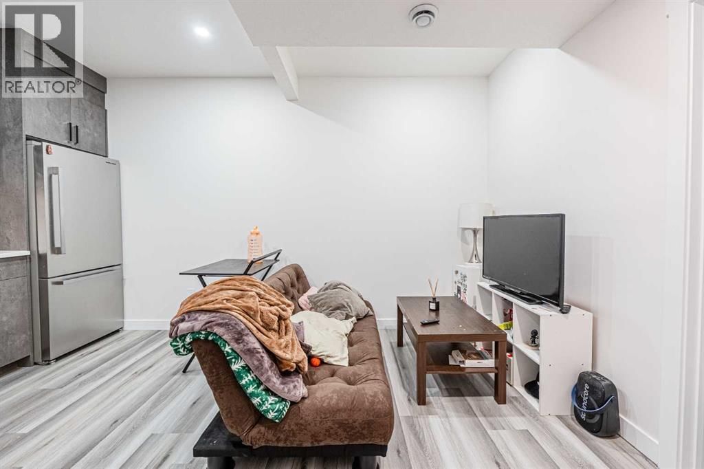 66 HOMESTEAD PARK NORTHEAST Image 38