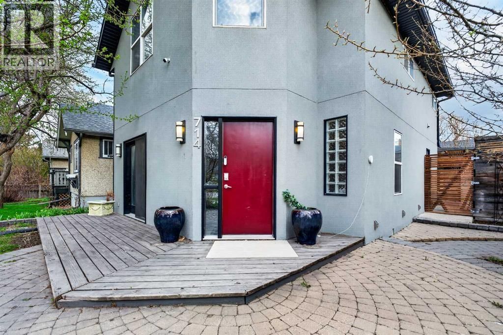 714 7 Avenue property photo