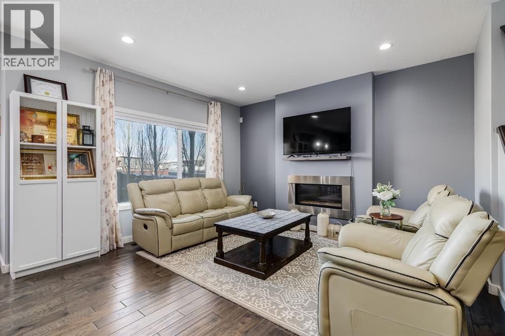 52 COOPERSTOWN PLACE SOUTHWEST Image 2