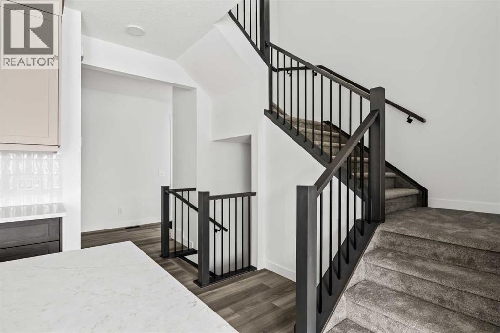 215 SILVER SPRUCE GROVE SOUTHWEST Image 13