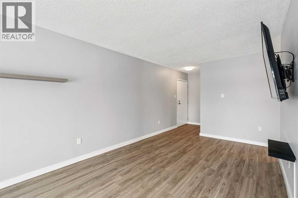 3115 51 STREET SOUTHWEST Image 4