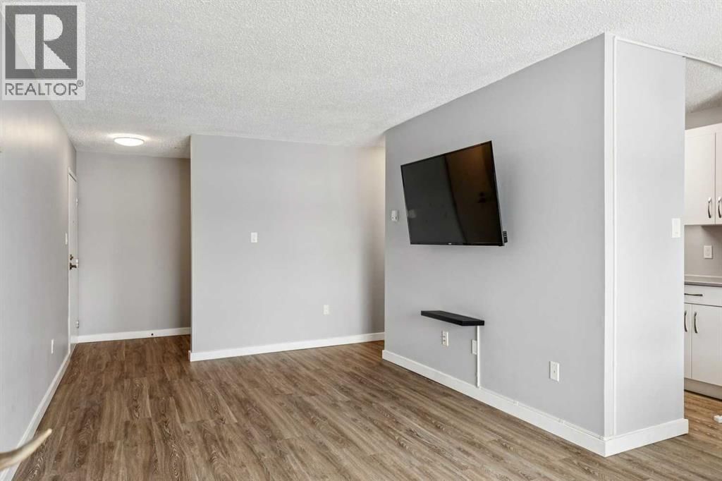 3115 51 STREET SOUTHWEST Image 5