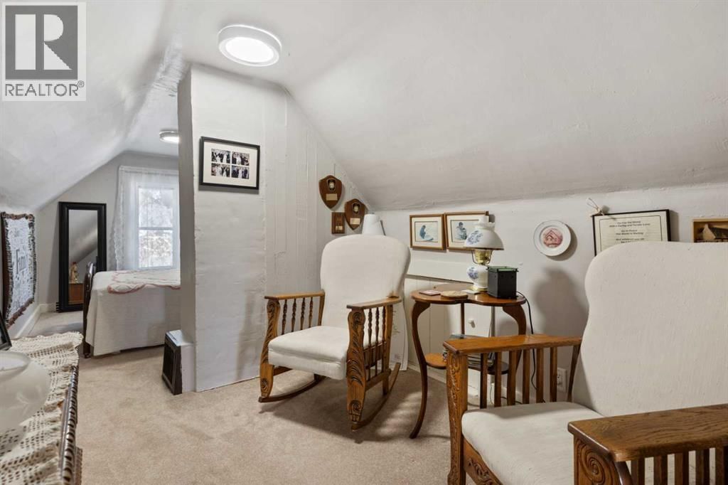 5037 52 STREET Image 16