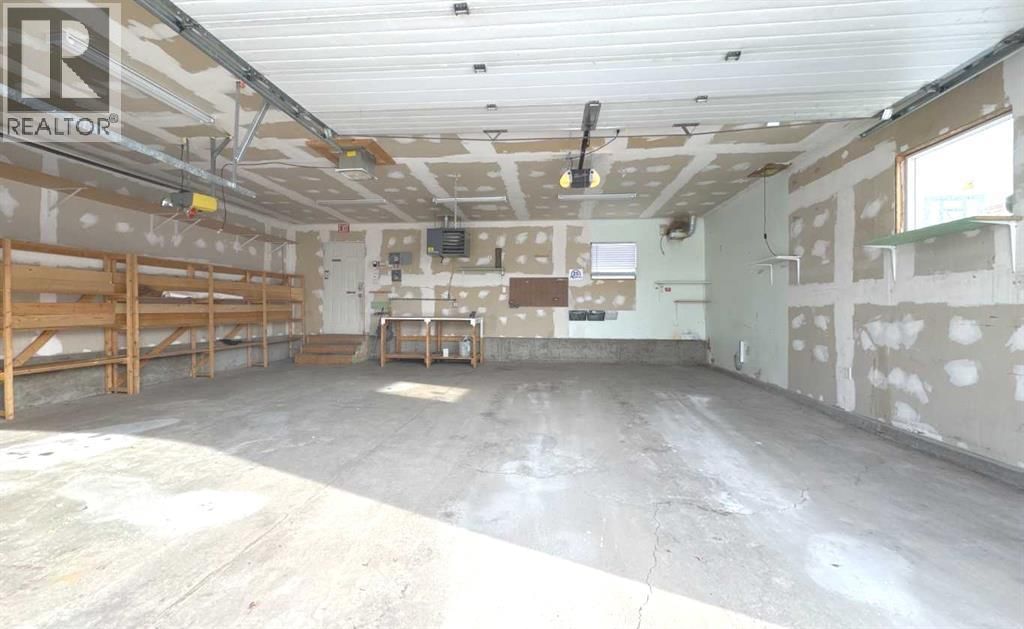 3229 19 AVENUE SOUTHEAST Image 39