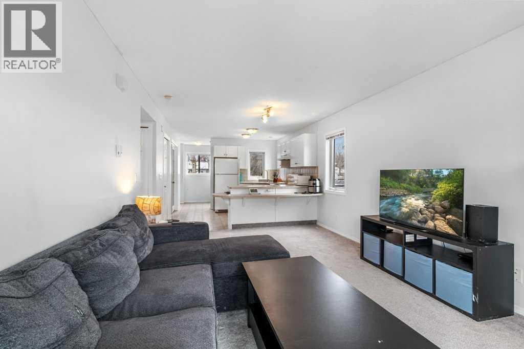 5220 50A AVENUE Image 11