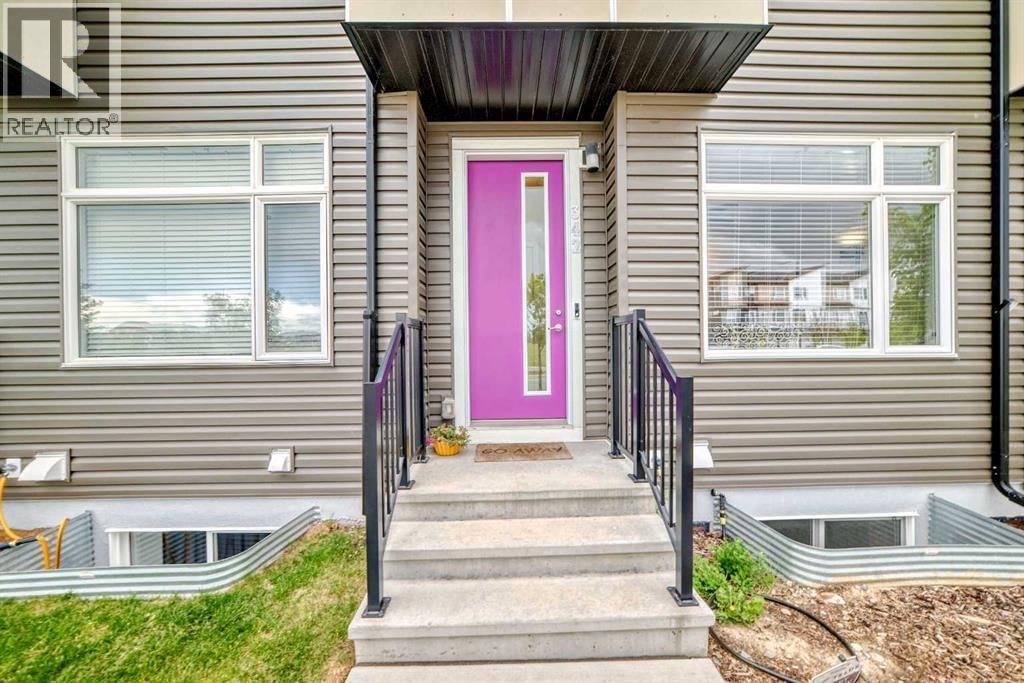 342 REDSTONE BOULEVARD NORTHEAST Image 2