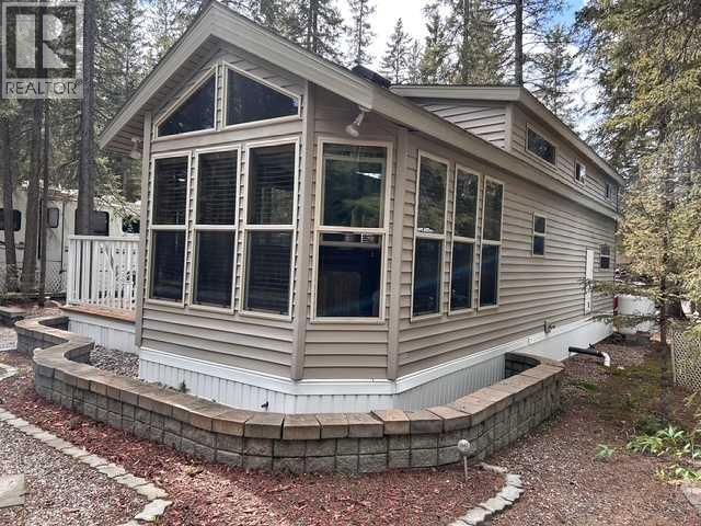 3 TIMBER CRESCENT Image 1