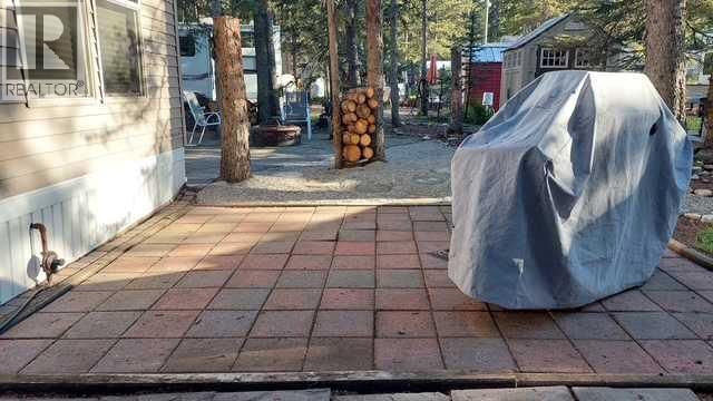 3 TIMBER CRESCENT Image 10