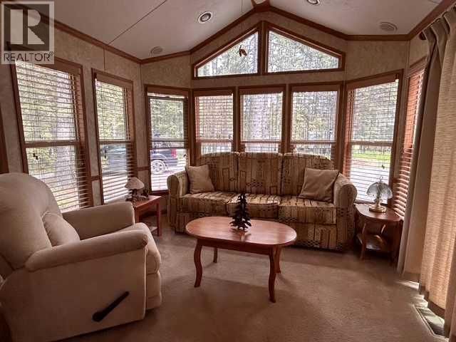 3 TIMBER CRESCENT Image 11