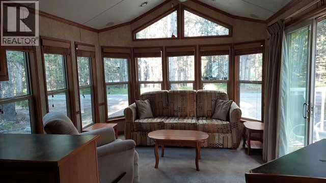 3 TIMBER CRESCENT Image 12