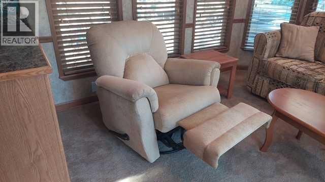 3 TIMBER CRESCENT Image 13