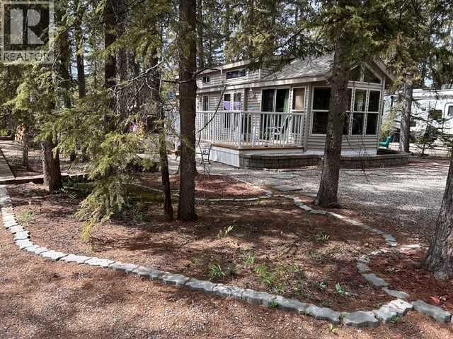 3 TIMBER CRESCENT Image 2