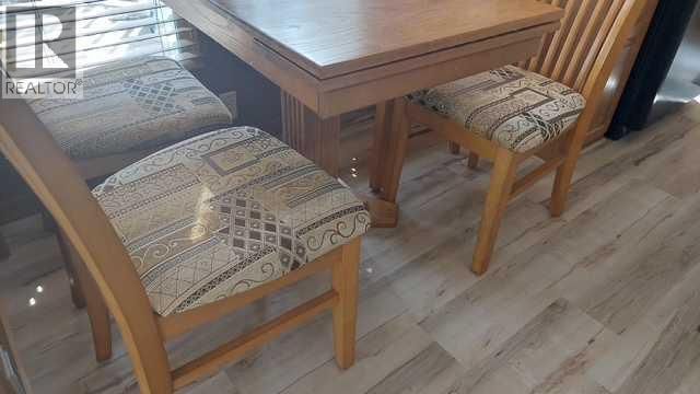 3 TIMBER CRESCENT Image 21