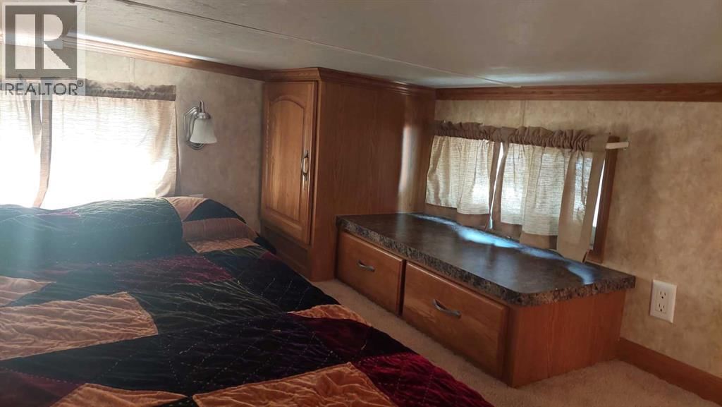 3 TIMBER CRESCENT Image 26