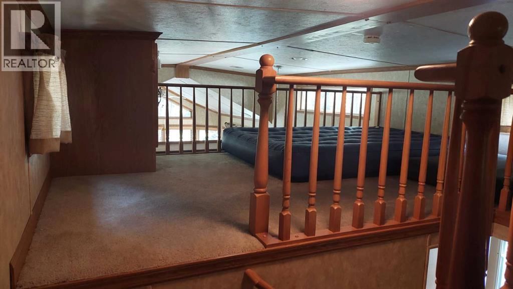 3 TIMBER CRESCENT Image 28