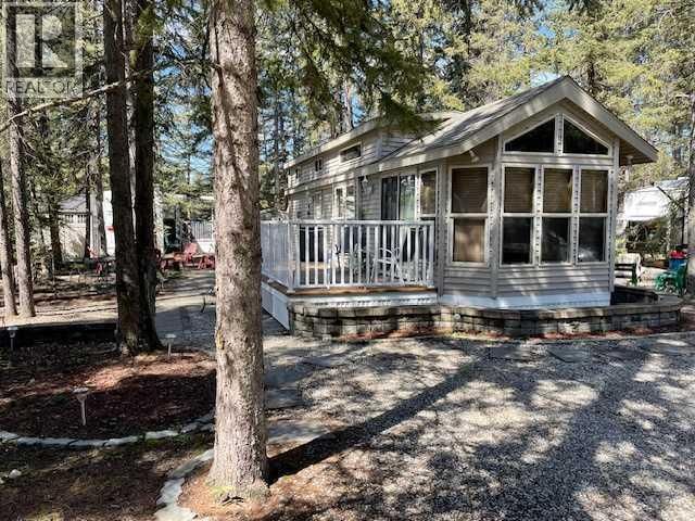 3 TIMBER CRESCENT Image 3