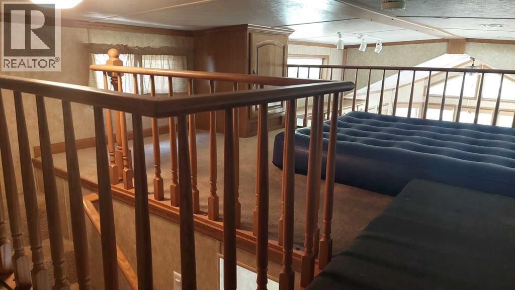 3 TIMBER CRESCENT Image 30