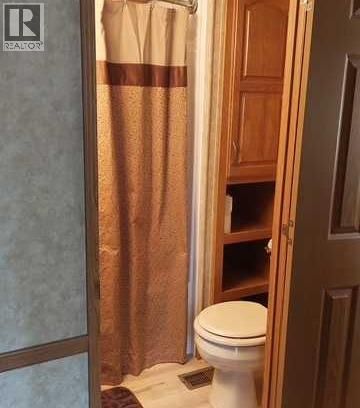 3 TIMBER CRESCENT Image 32