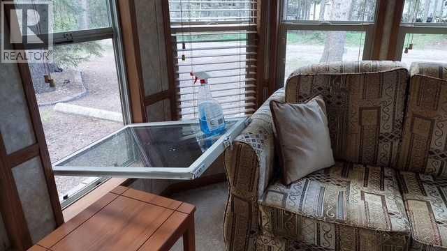 3 TIMBER CRESCENT Image 35