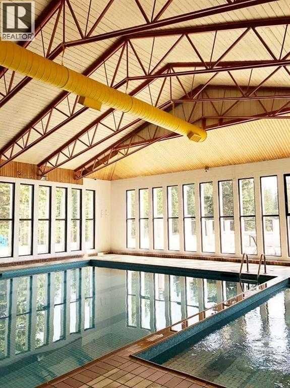 3 TIMBER CRESCENT Image 37