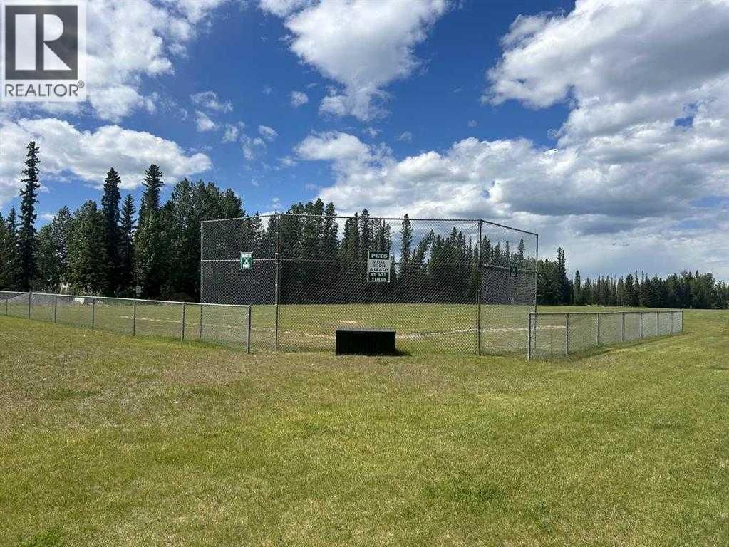 3 TIMBER CRESCENT Image 39