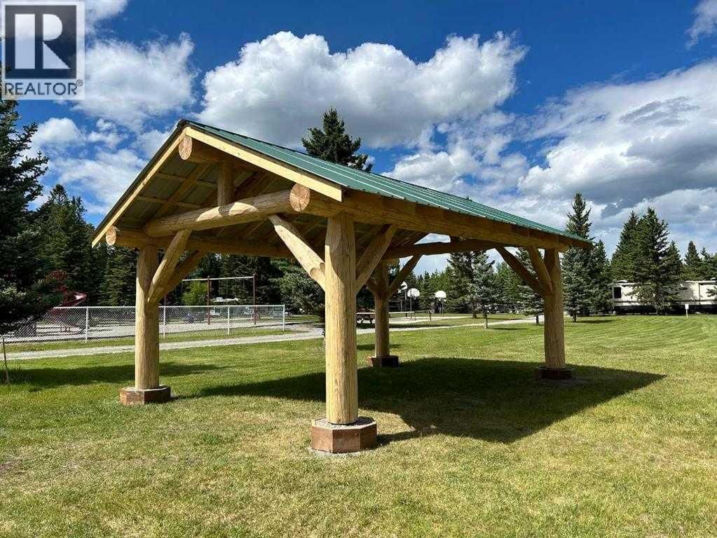 3 TIMBER CRESCENT Image 41