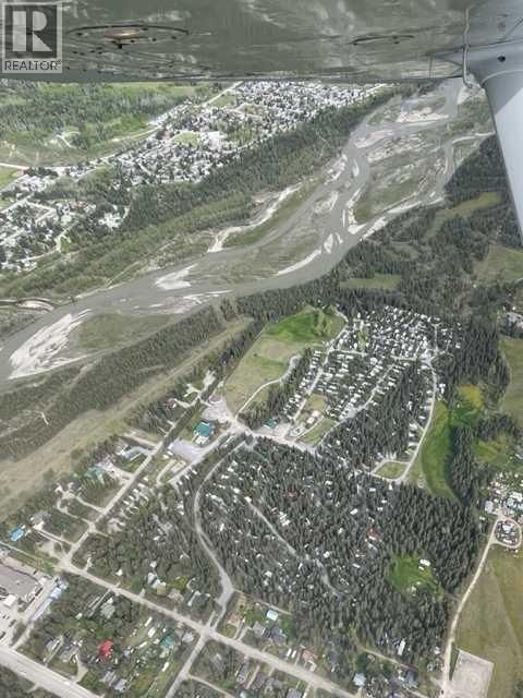 3 TIMBER CRESCENT Image 46