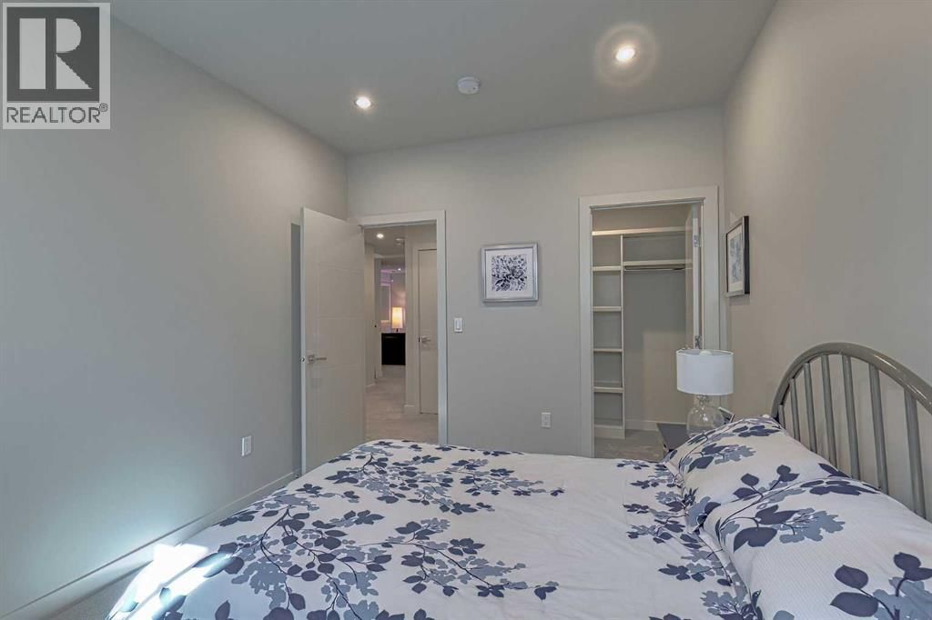 2634 27 STREET SOUTHWEST Image 40