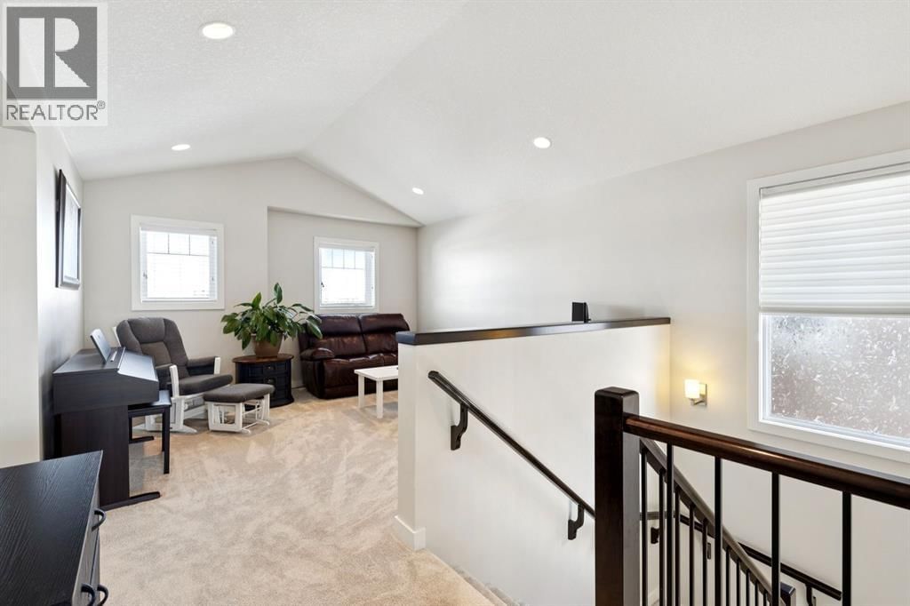 293 BOULDER CREEK CRESCENT Image 25