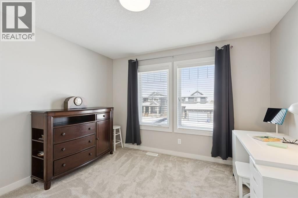 293 BOULDER CREEK CRESCENT Image 32