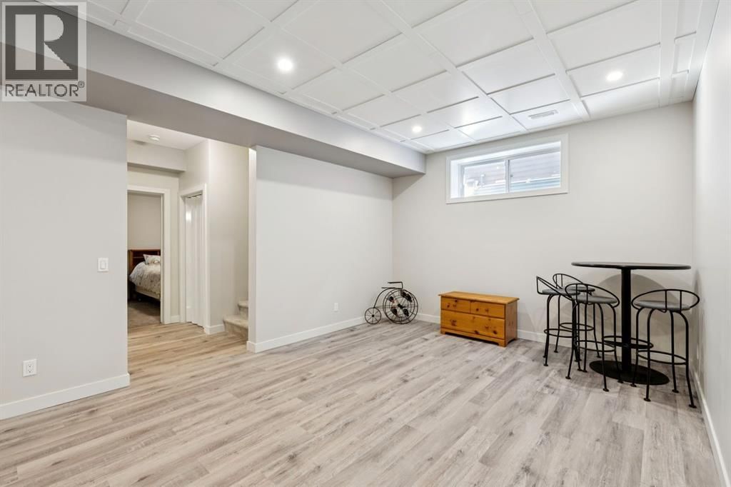 293 BOULDER CREEK CRESCENT Image 35