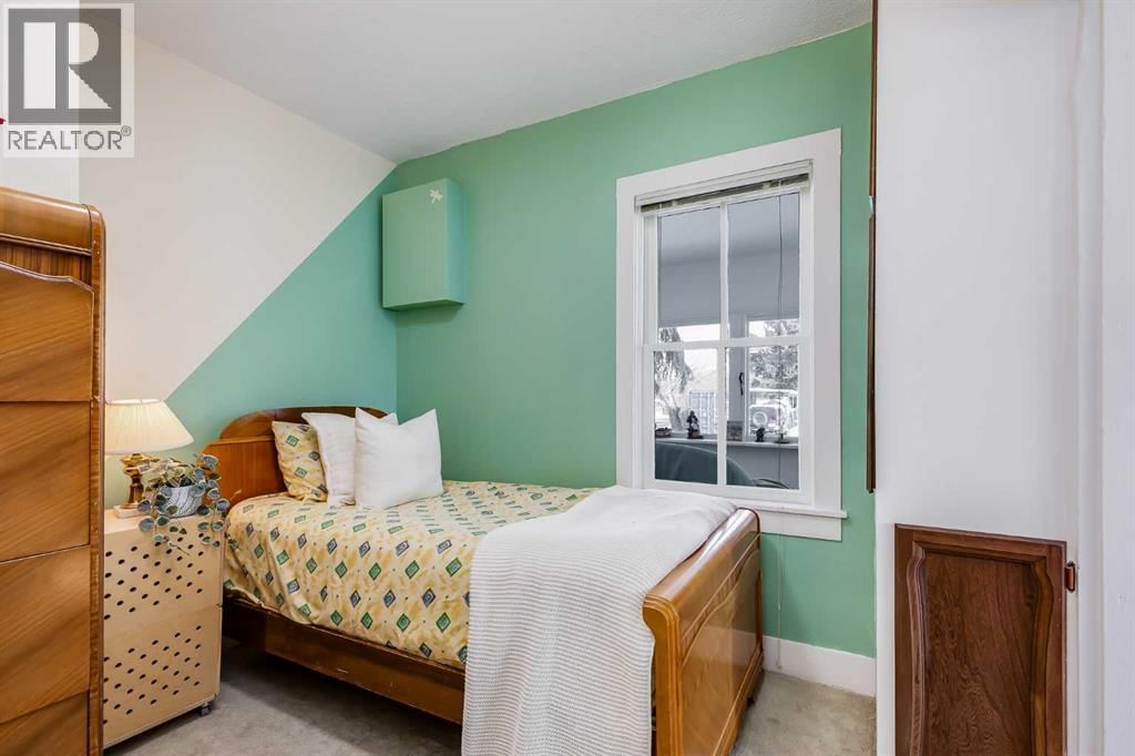 235 3 STREET Image 13