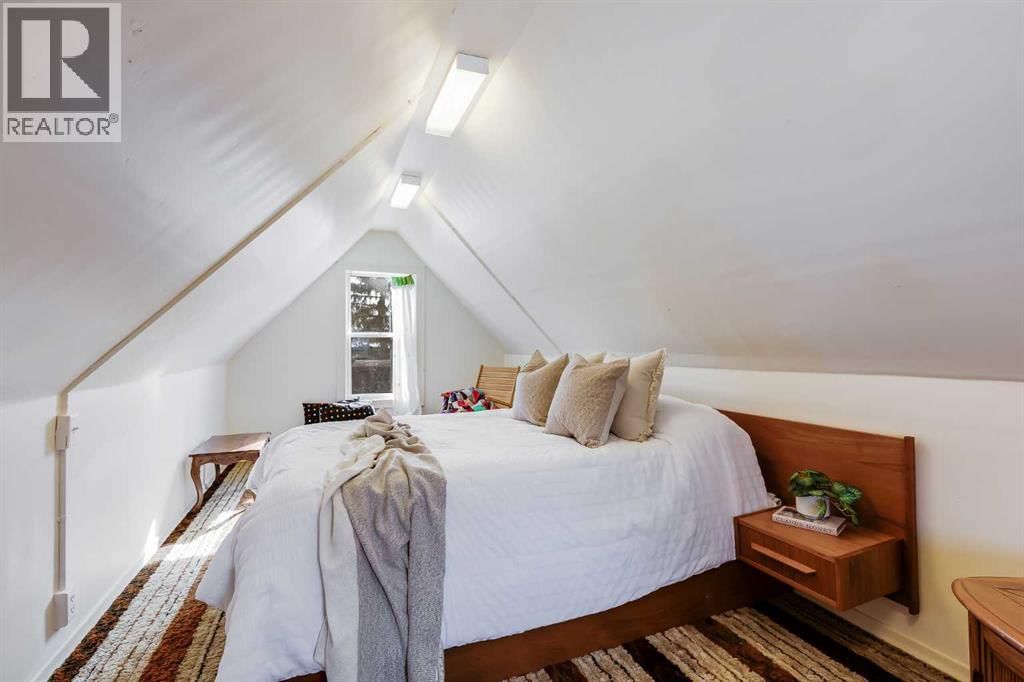 235 3 STREET Image 15